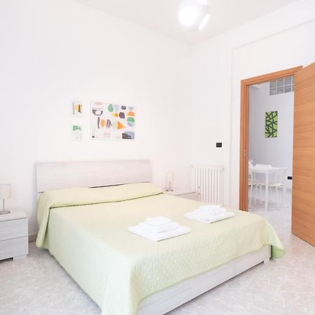 Cozy Apartments De Gasperi Bari Exterior foto