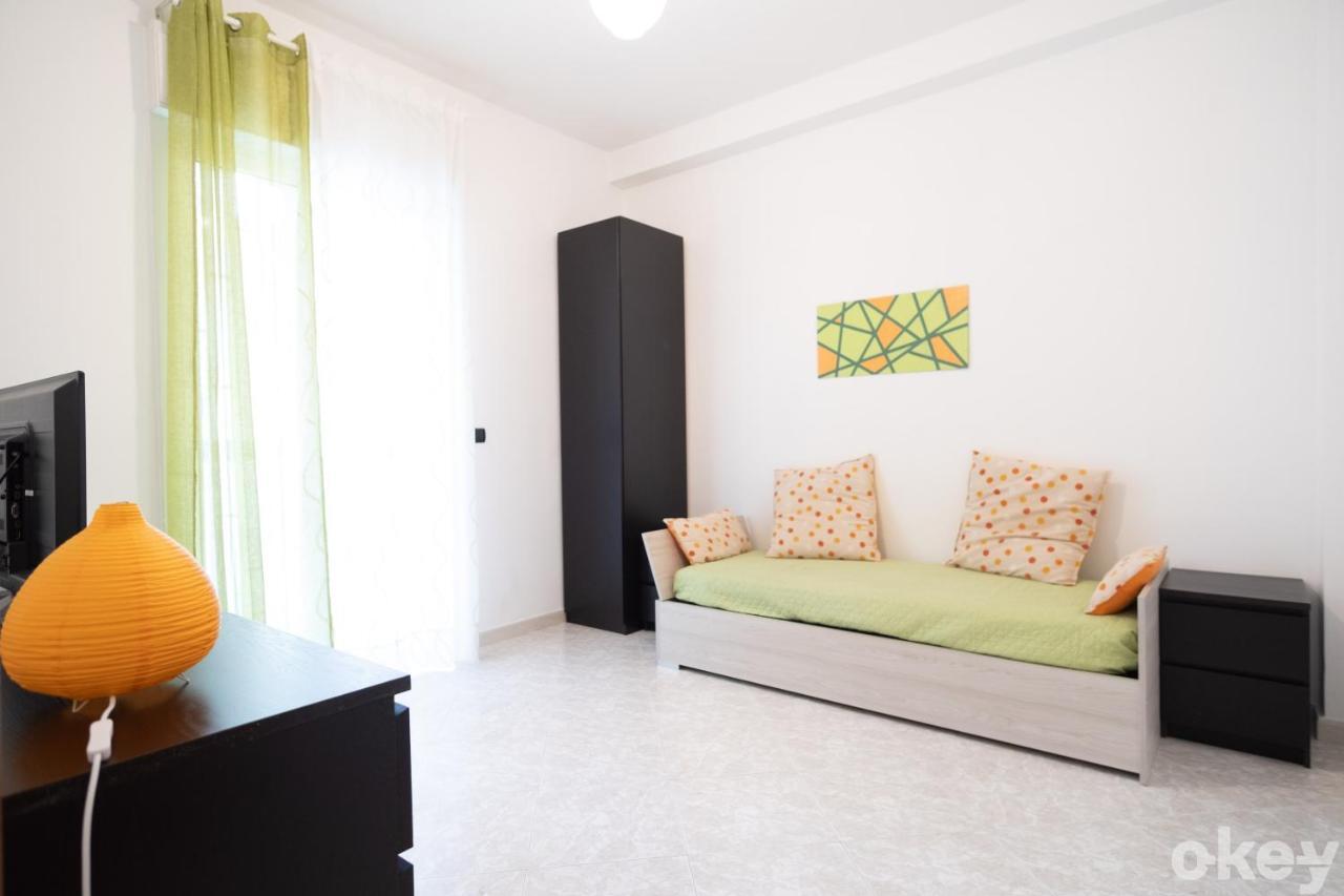 Cozy Apartments De Gasperi Bari Exterior foto