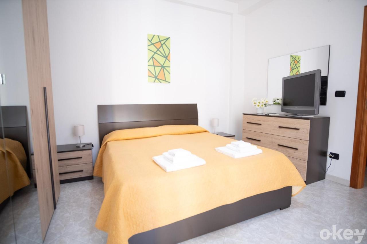 Cozy Apartments De Gasperi Bari Exterior foto
